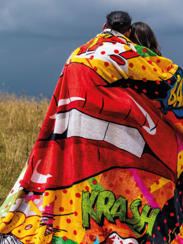 Gifts That Bloom: Why Throw Blankets Are the Perfect Easter Gift